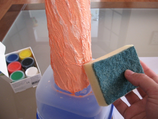 Декорирование бутылок различными материалами (58 фото)