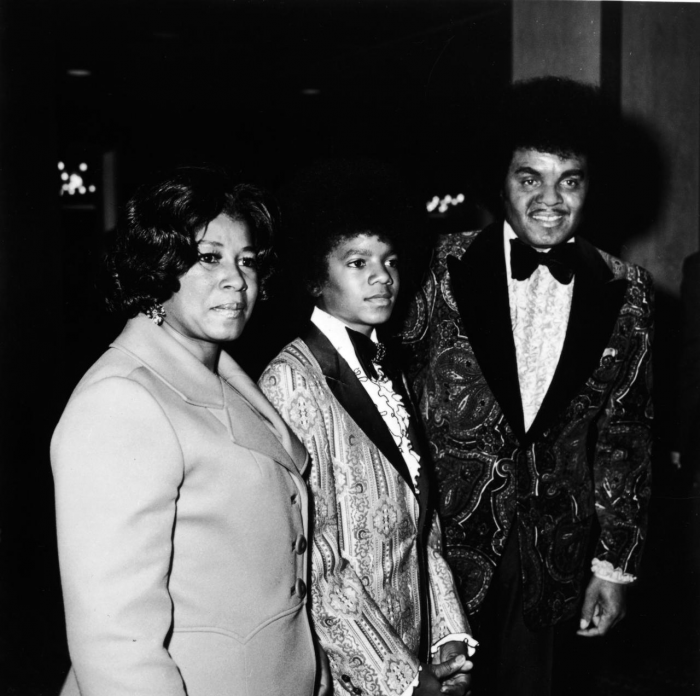 «Меня тошнит от страха, когда отец входит в комнату»: что не так с байопиком Майкла Джексона и каким на самом деле было детство звезды