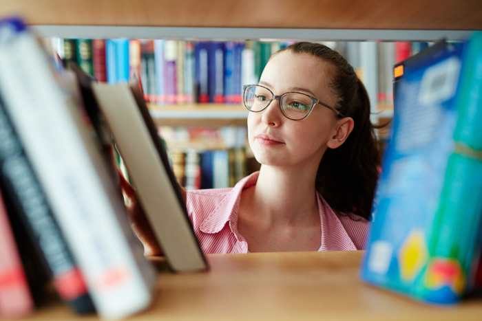 Депутат Миронов обратится в Верховный суд из-за маркировки произведений классиков