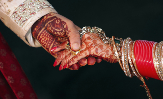 Муж пришел домой и выяснил, что жена прихватила все деньги и ушла. Позже выяснилось, что она была замужем уже 26 раз