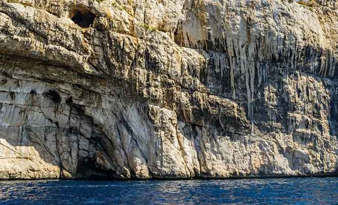 В конце подводного коридора найден изолированный зал, закрытый более 40 тысяч лет. Внутри рисунки и следы людей