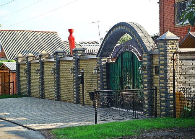 Ворота для частного дома: как выбрать эффектную защиту? (38 фото)