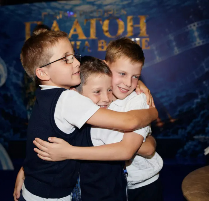 Праздник в кинотеатре и футболка Роналду: Надежда Стрелец отметила 11-летие сына