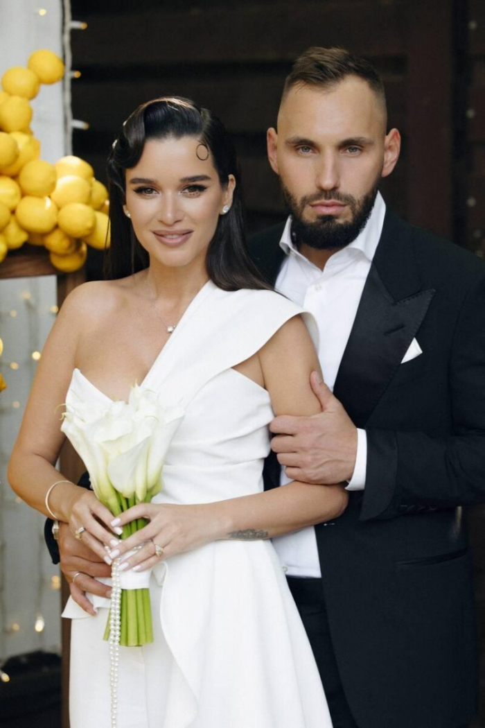 Тайные свадьбы и миллионные траты: звёздные браки, потрясшие 2025 год