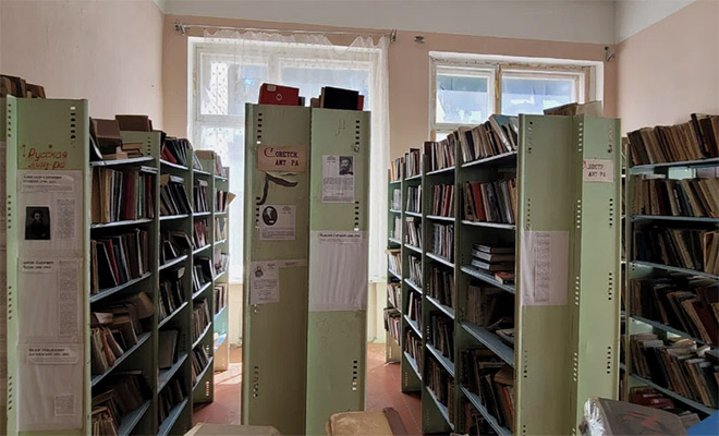 Люди отъехали на 200 километров от Петербурга и нашли посреди леса целый город, где квартиры стоят бесплатно. Видео