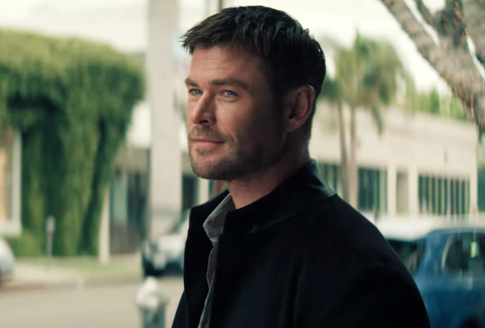 В кино — «Ограбление в Лос-Анджелесе» с Крисом Хемсвортом. Почему это лучший криминальный фильм года?