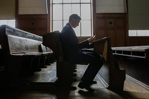 Как получить красный диплом в вузе: необходимый средний балл, допустимое число четверок и советы педагога-психолога