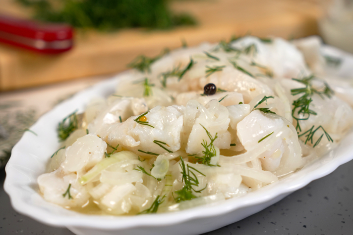 Маринуем судака по особому рецепту: получается вкуснее многих магазинных деликатесов