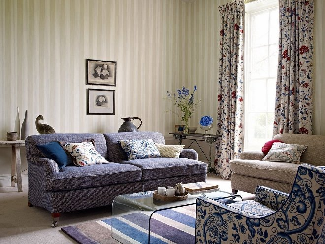 Обои в полоску: как создать нестандартный дизайн комнаты с помощью простых линий (104 фото)
