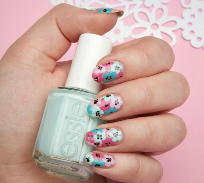 Маникюр на 8 Марта: идеи с фото