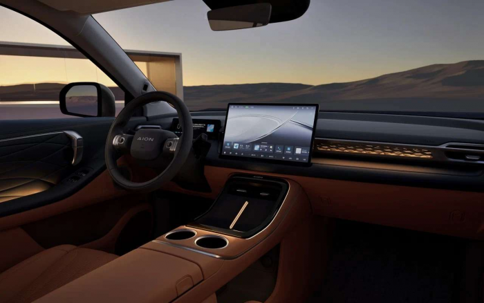 Популярный бренд вывел на российский рынок новый кроссовер: известна цена