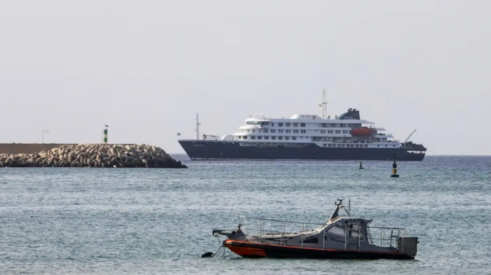 На круизном лайнере MV Hondius выявлен смертельный хантавирус: три пассажира скончались, остальные остаются на борту