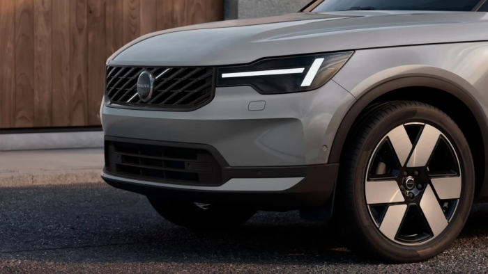 Volvo обновила XC40: новый дизайн, больше технологий и ставка на гибрид