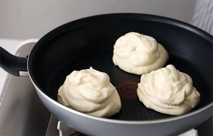 Оладьи нежные как крем. Хитрость в готовке под крышкой