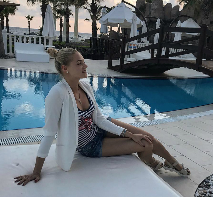 Принцесса волейбола из Уралочки покоряет чемпионат идеальной фигурой и игрой