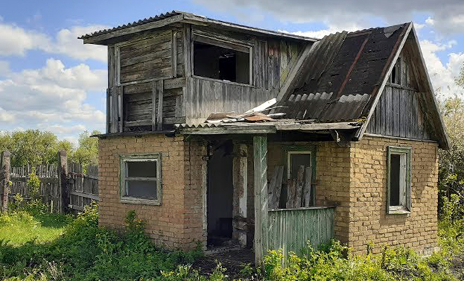 Мужчина нашел старую дачу с провалившейся крышей и за 2 года превратил ее в дом из журнала. Видео