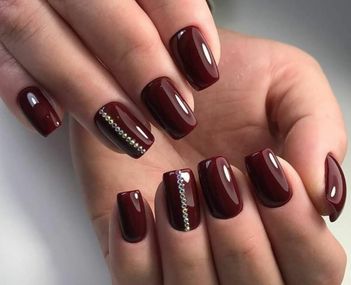 Маникюр на 8 Марта: идеи с фото