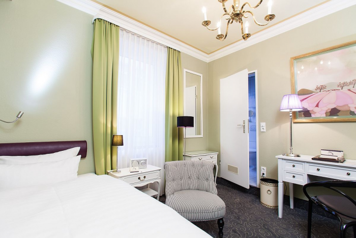 Дизайн спальни 12 кв.м: интересные идеи и полезные советы (56 фото)