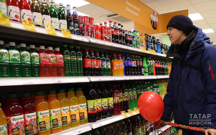 Фруктовый сок, бабл-чай и энергетики: антирейтинг напитков по версии гастроэнтеролога