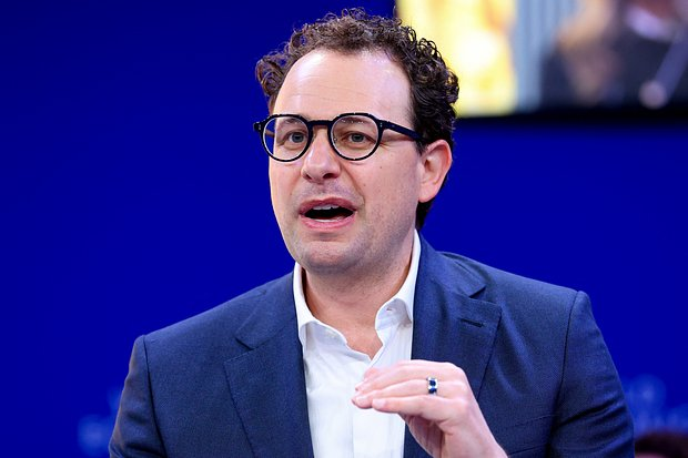 «Что ж, мы все умрем». Идея о скором конце света из-за ИИ захватывает умы лучших программистов. Они дают миру всего два года