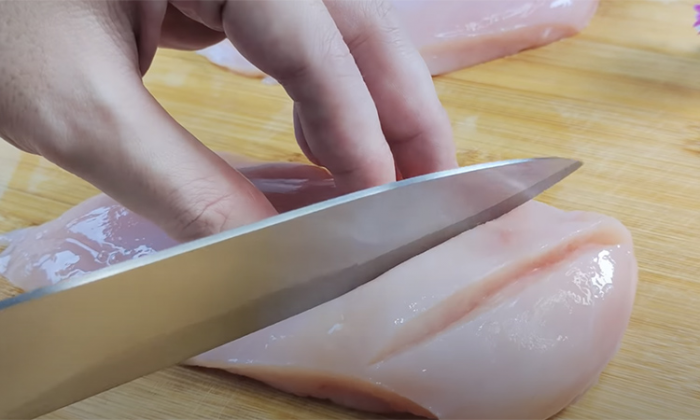 Курица обычно готовится долго, но мы сделаем ужин за 15 минут. Медово-чесночный цыпленок