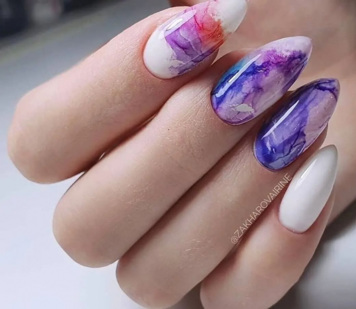 Маникюр на 8 Марта: идеи с фото