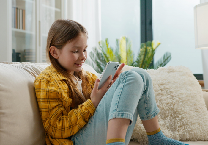 TikTok против книги: почему дети выбирают экран и как без скандалов вернуть интерес к чтению