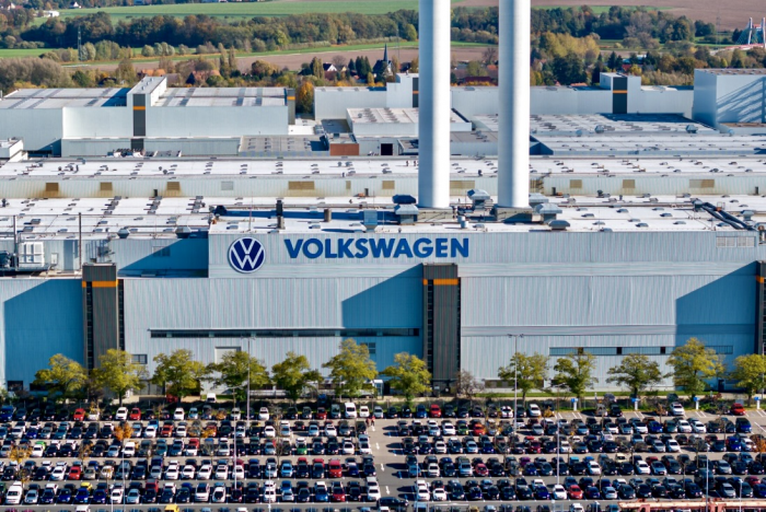 Volkswagen планирует сократить до 100 тысяч рабочих мест и закрыть четыре завода в Германии