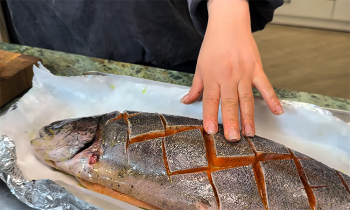 Форель по-кремлевски на праздничный стол: удивительный вкус получим благодаря апельсинам