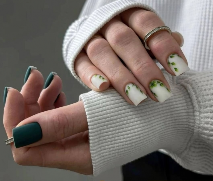 Маникюр на 8 Марта: идеи с фото