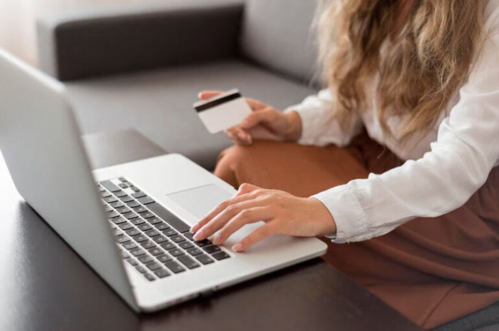 Роспотребнадзор объяснил, как избежать обмана при онлайн-покупках