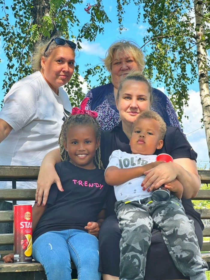 «Пакет для всех одинаковый»: россиянке отказали в детских пособиях из-за документов мужа-иностранца