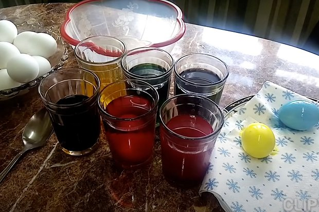 Как покрасить яйца на Пасху: 17 способов получить красивые оттенки и узоры