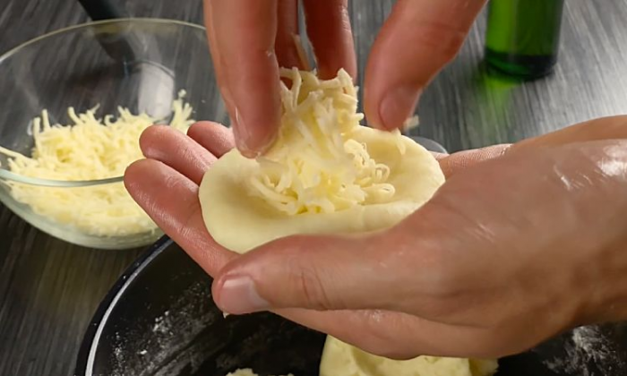Делаем сырники не из творога, а из картофеля. Теперь подойдут даже на ужин