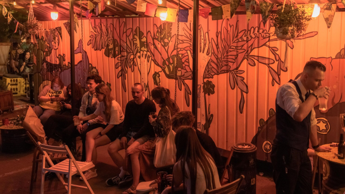 Китаянка обалдела на Украине: экономике в упадке, зато люди душевные