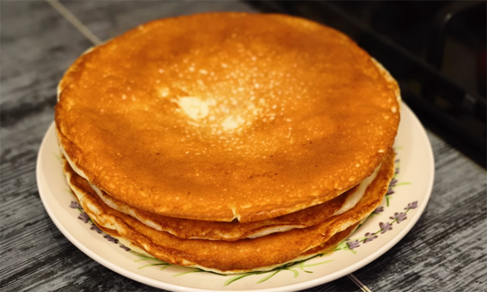 Всего 3 ингредиента, но такой салат вы не пробовали. Тут и блины, и нежная заправка, и почти без затрат