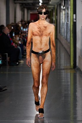 «Такого никогда не было». У людей закончились деньги на роскошь. На какие уловки идут отчаявшиеся бренды?