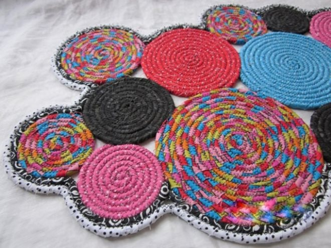 Вязаные коврики: интересные модели и применение в дизайне помещения (45 фото)