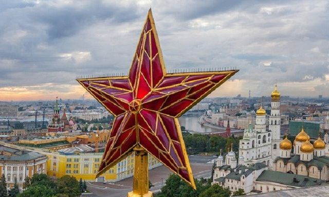 Западные химики крутили пальцем у виска: как в советской глуши сварили стекло, которое невозможно было создать ни в одной лаборатории Европы.