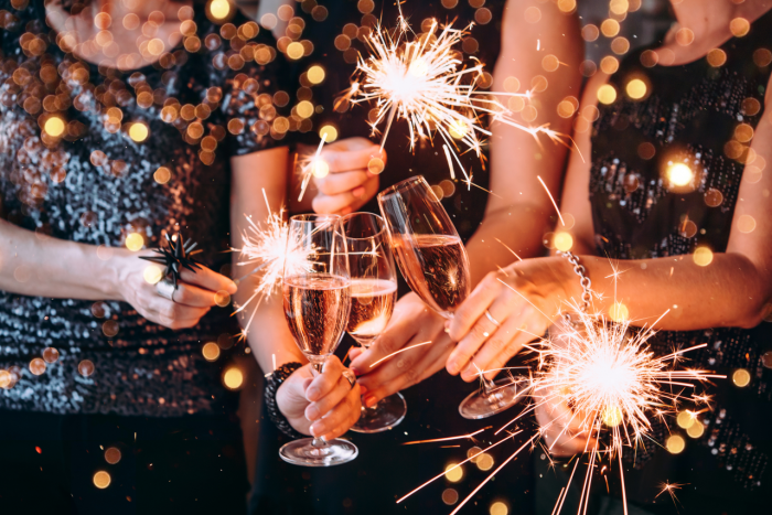 Открытки с Новым годом — 2026: 60+ картинок и поздравлений