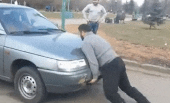 5 людей со сверхспособностями, случайно снятых на камеру. Остановил машину руками