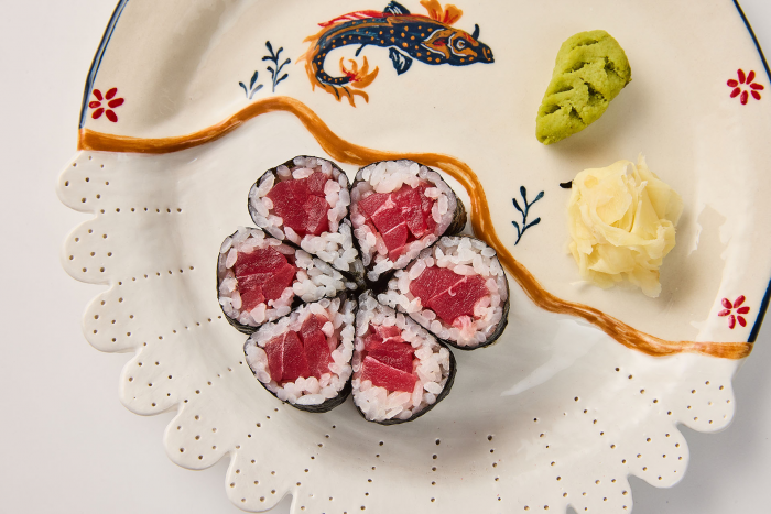 Сморчки, моти и часы от Раппопорта: чем живёт ресторанная Москва в апреле