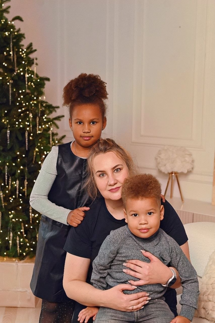 «Пакет для всех одинаковый»: россиянке отказали в детских пособиях из-за документов мужа-иностранца