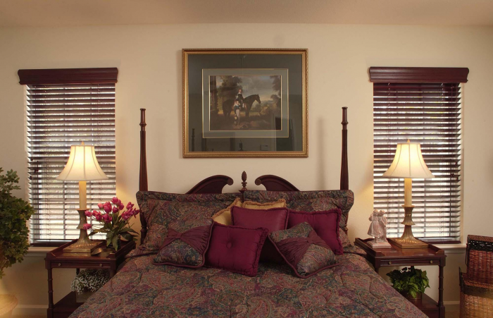 Жалюзи в спальню: фото, разновидности, материалы и цвета (55 фото)