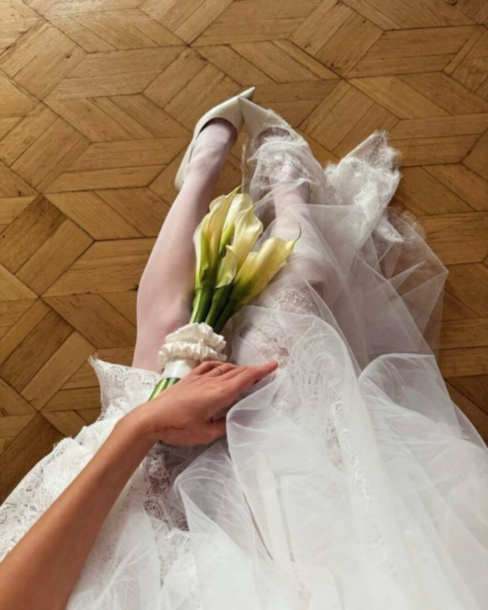 Тайные свадьбы и миллионные траты: звёздные браки, потрясшие 2025 год