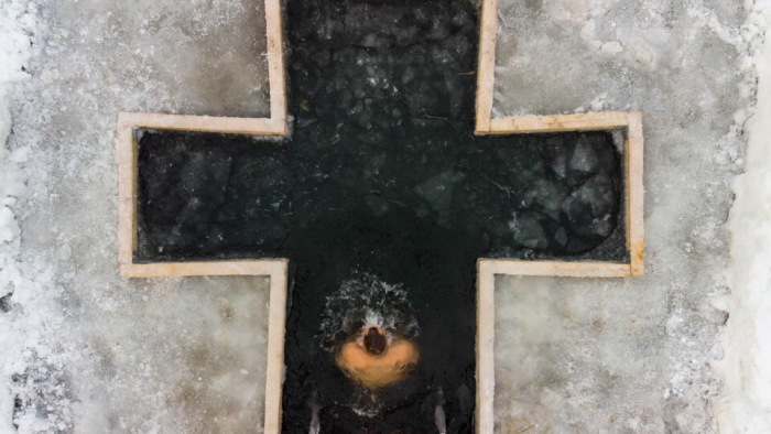 Святая вода, пост и приметы: как правильно встретить Крещение в 2026 году