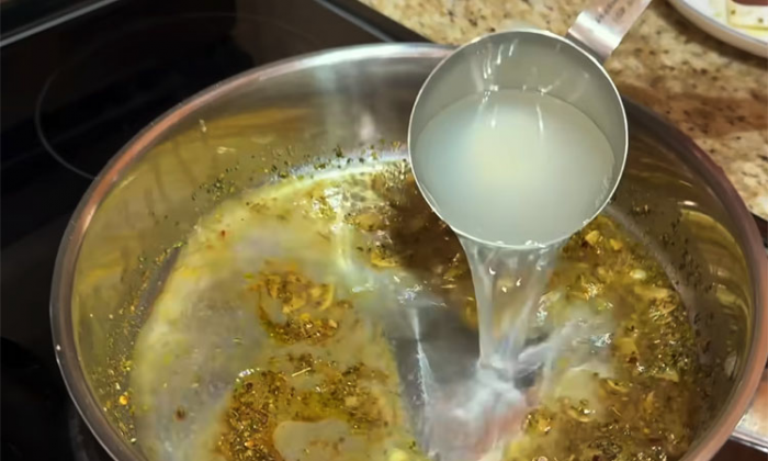 Кулинарный шедевр из макарон: просто добавьте сливочный соус и овощи