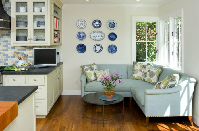 Диван на кухню: нюансы выбора мебели для комнат разных площадей и стилей (62 фото)