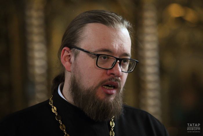 «Бог не наказывает за грех, он принимает выбор человека»: батюшка об ошибках и искуплении