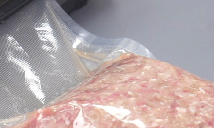 Блинчики с мясом «разморозил тесто и готово». Особое тесто: замораживаем в бутылке, а потом разливаем